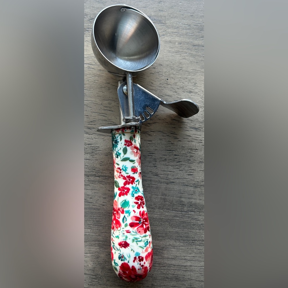 Pioneer Woman Ice Cream Scoop  8.5"L